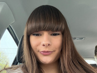 Bianca-Allein - Willkommen in meinem Zimmer, Liebling. Lass uns etwas für Erwachsene machen.